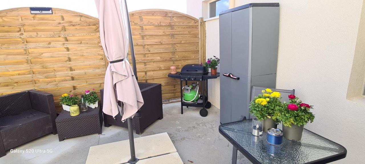 Mas Gabelys Superbe Vue Sainte Victoire Jardin Terrasse Et Piscine Apartment Trets Exterior photo