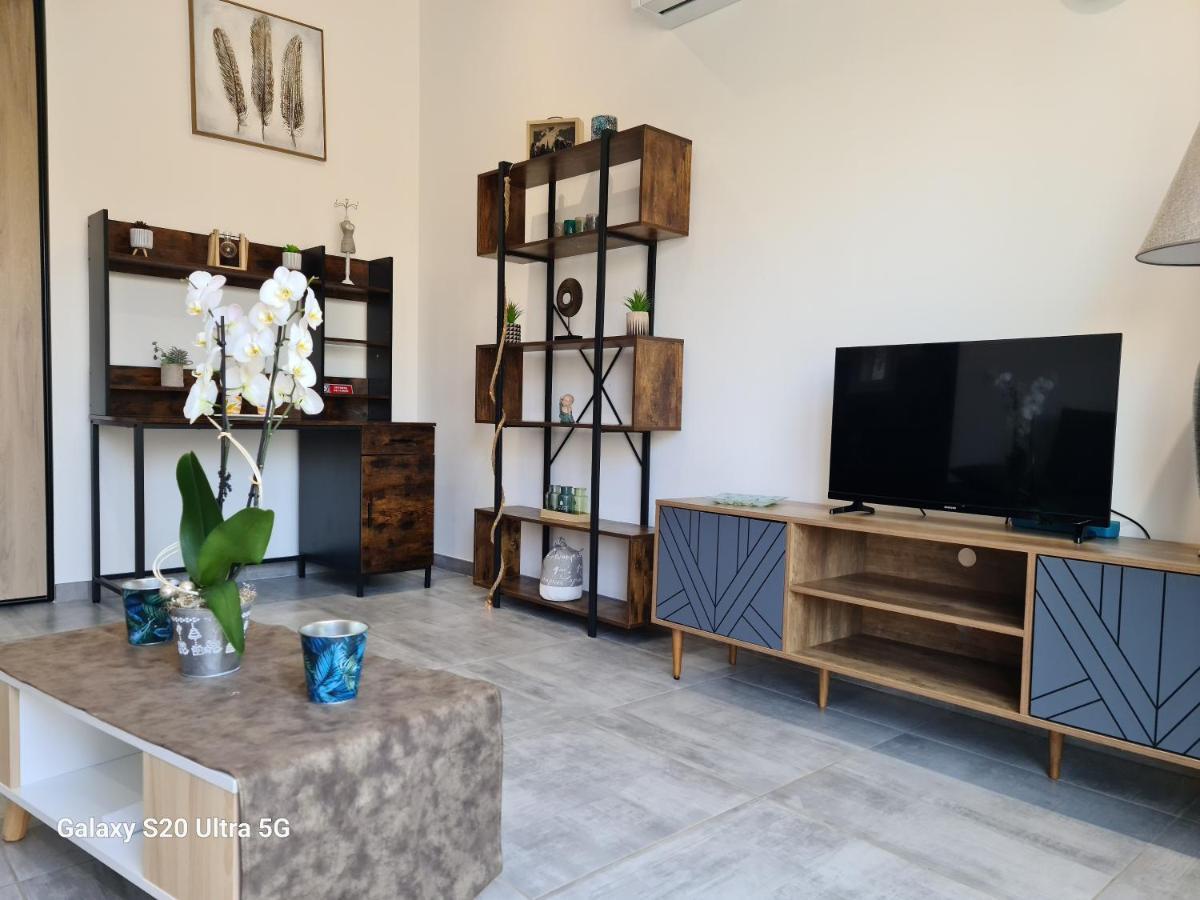 Mas Gabelys Superbe Vue Sainte Victoire Jardin Terrasse Et Piscine Apartment Trets Exterior photo